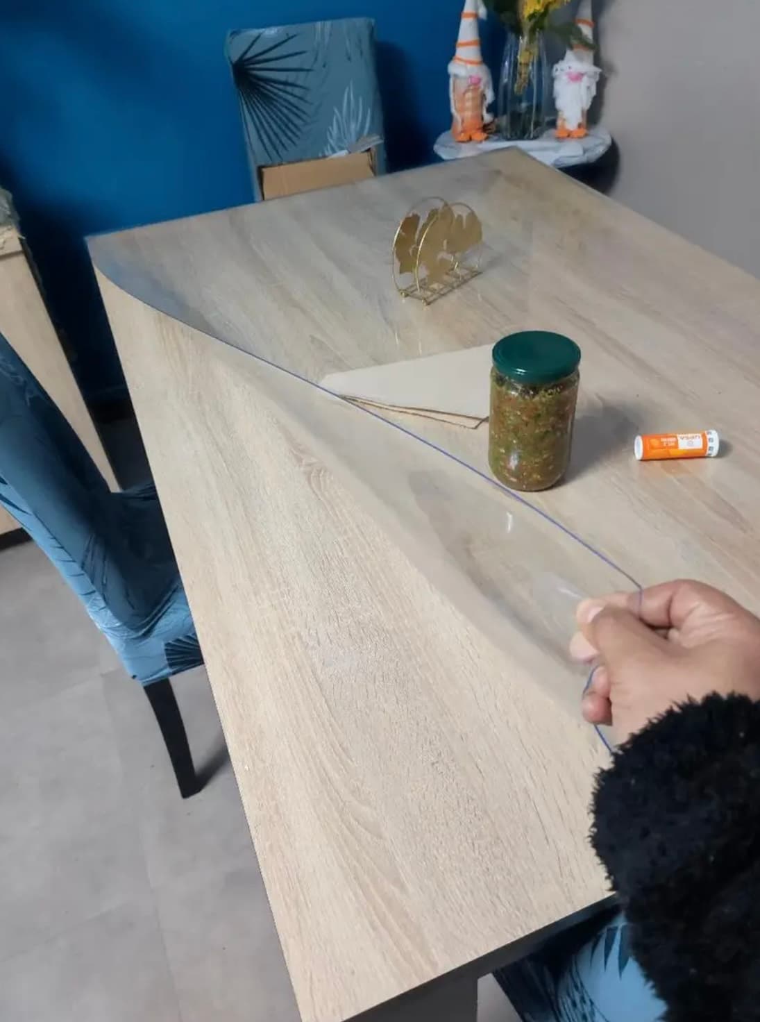 Tappeto elastico in PVC protegge il piano del tavolo — foto di un nostro cliente