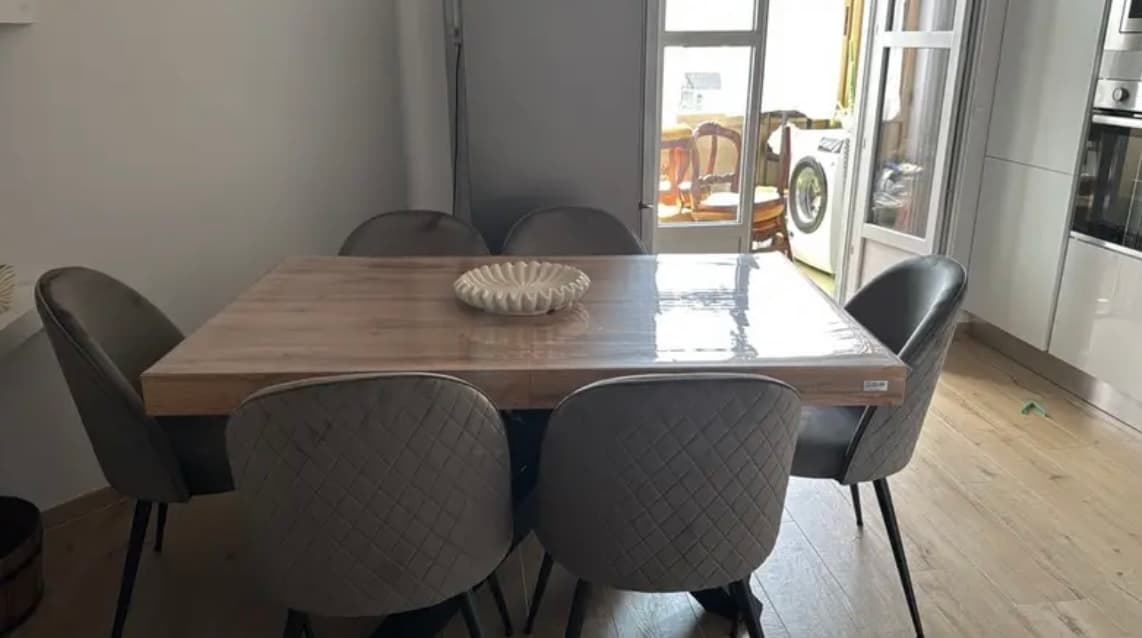 Vetro morbido sul piano del tavolo — foto inviata da un cliente