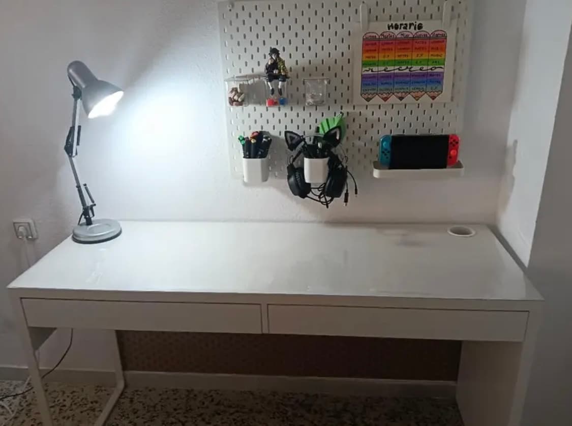 Copritavolo protettivo trasparente in sala da pranzo — a casa di un cliente